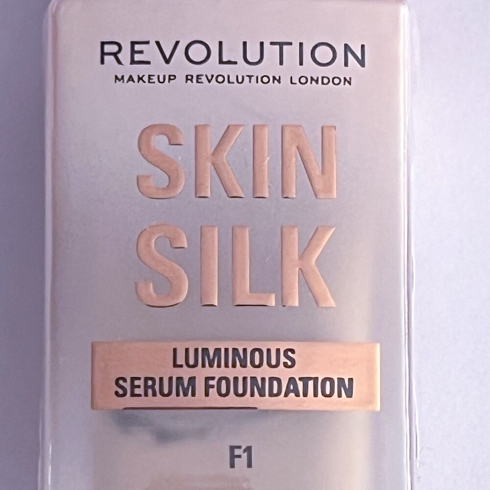 Makeup Revolution Skin Silk Serum Foundation F1 Luminous Hyaluronic Acid Peptide - Picture 3 of 7